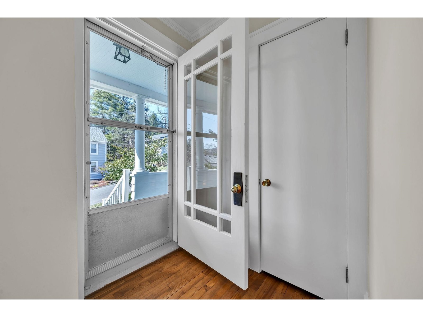 87 Currier Street