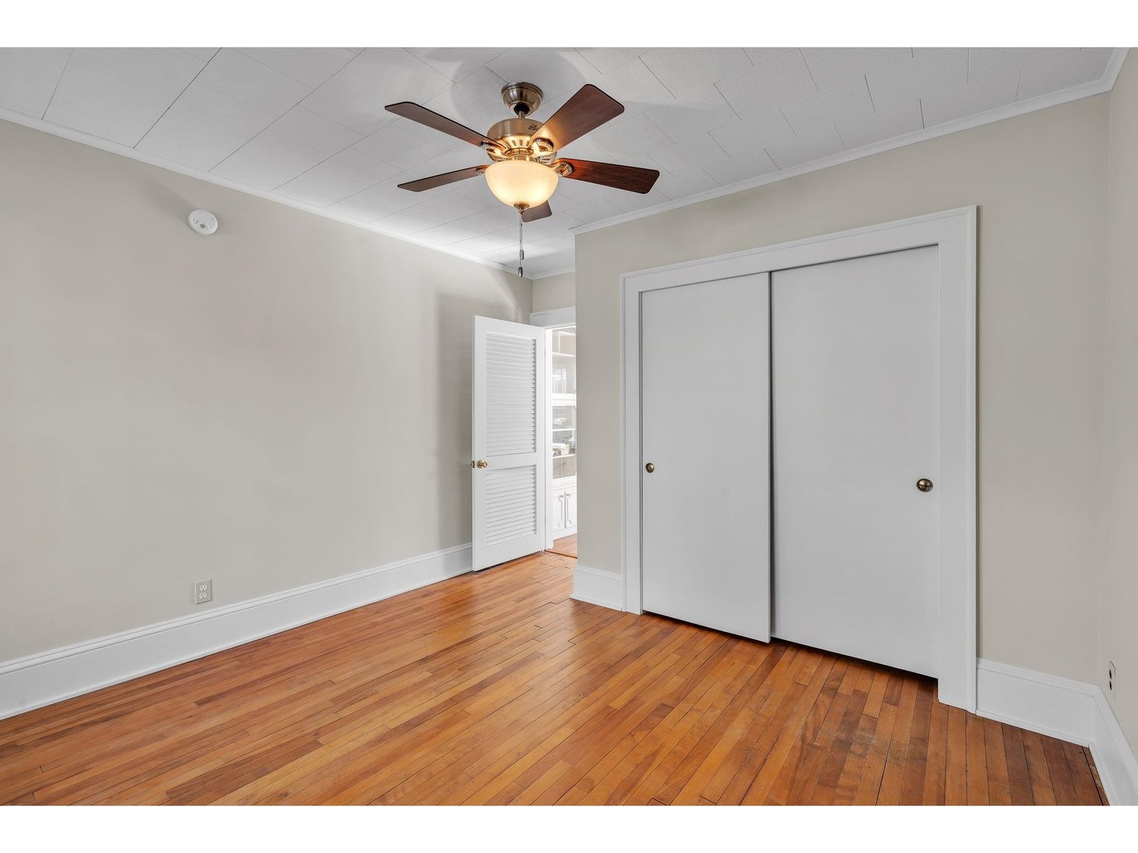 87 Currier Street