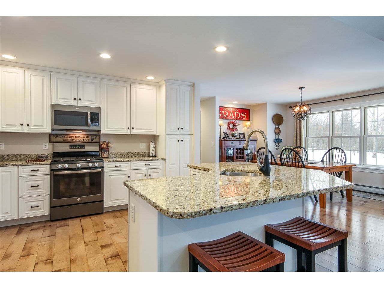 87 Ellsworth Drive