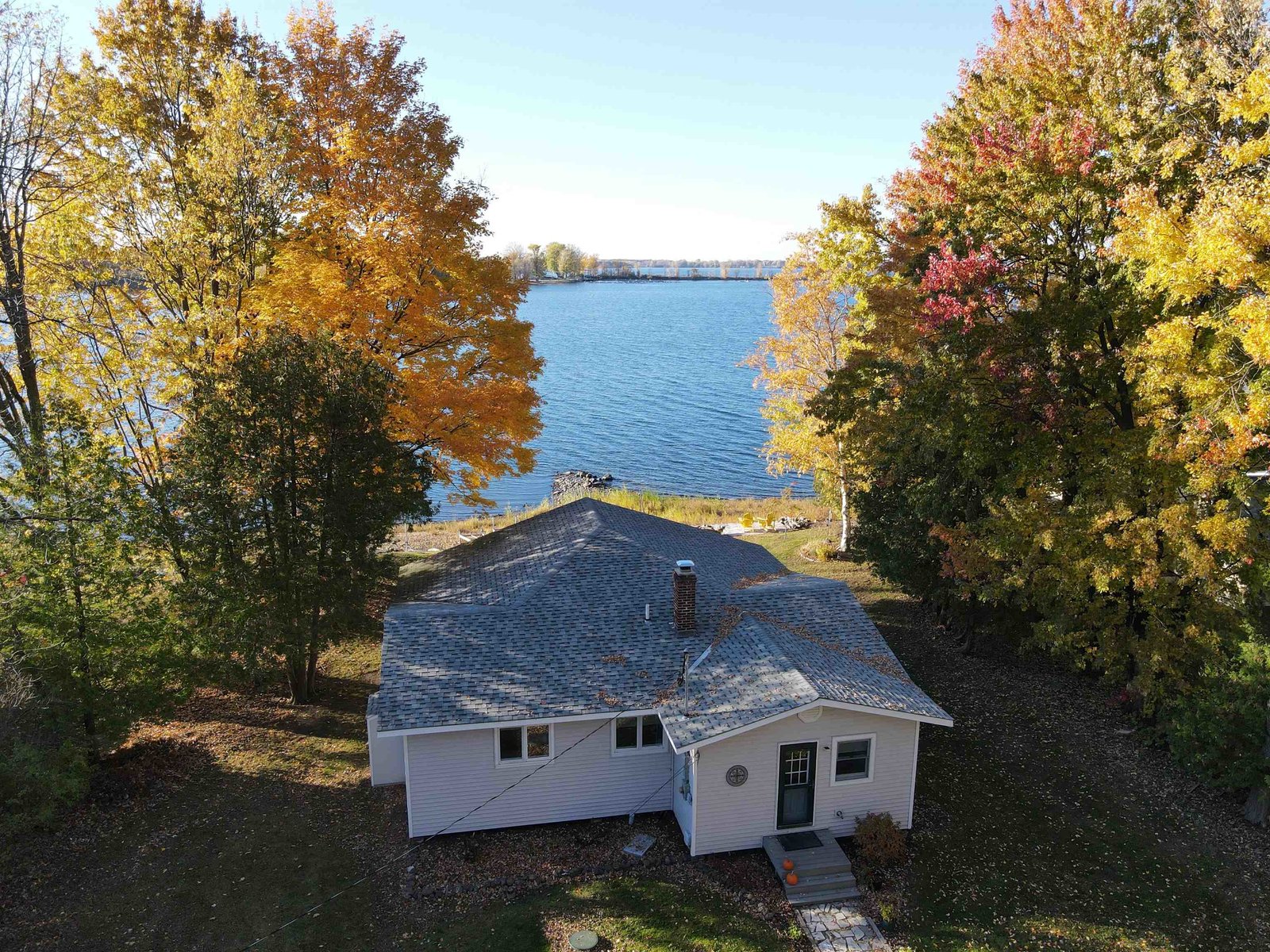 87 Savage Point Road North