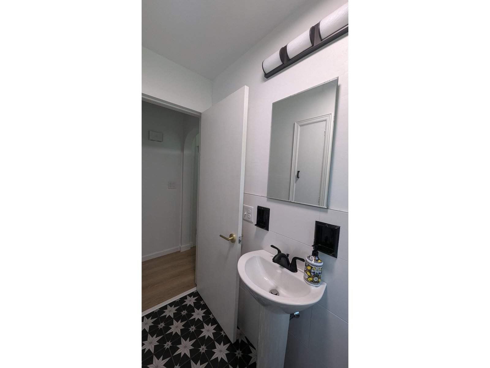 1/2 bath
