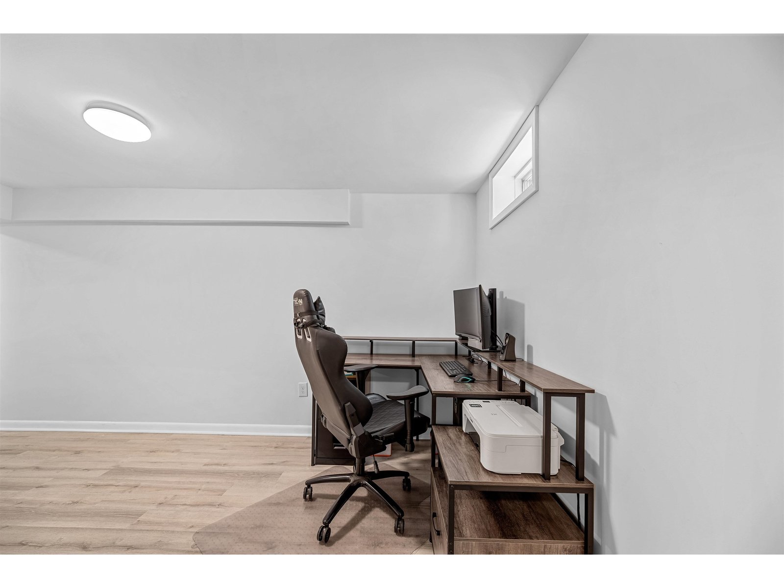Bonus Office Room - Basement