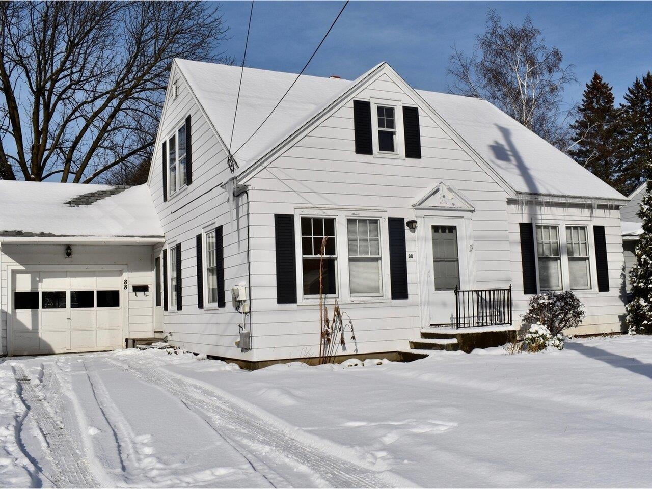88 Saratoga Avenue