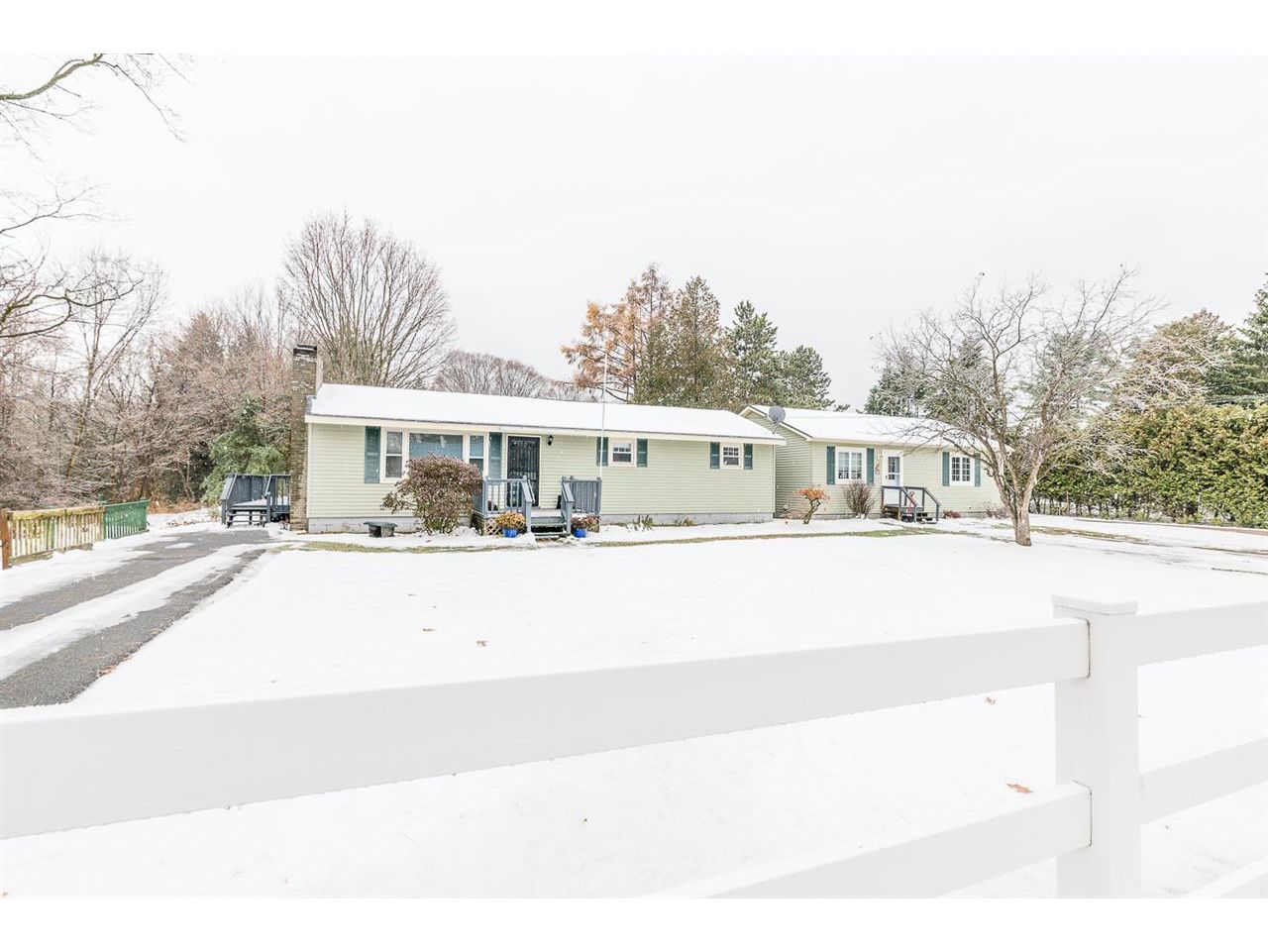 880 Bay Road