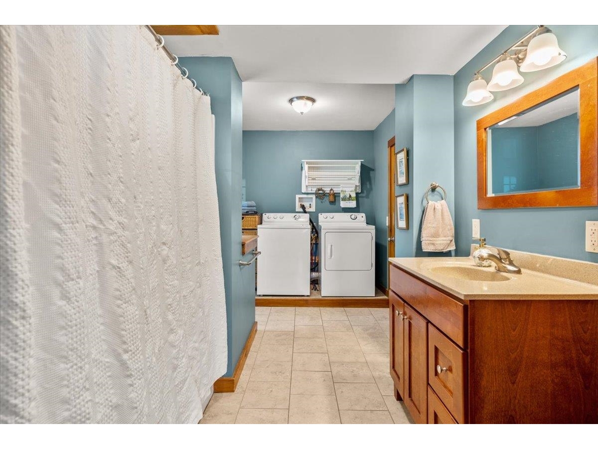 1st floor bathroom