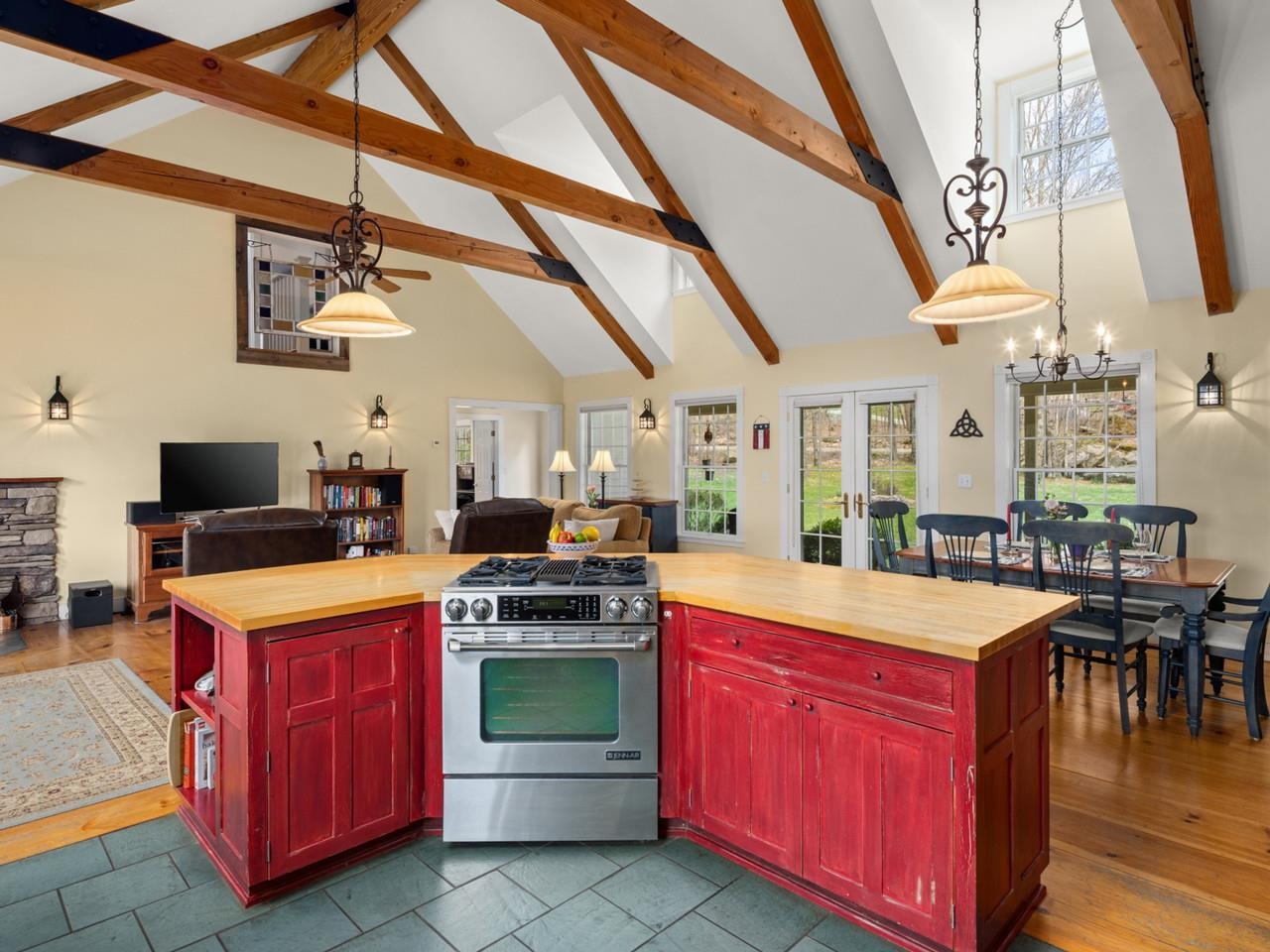 880 Stonefence Road