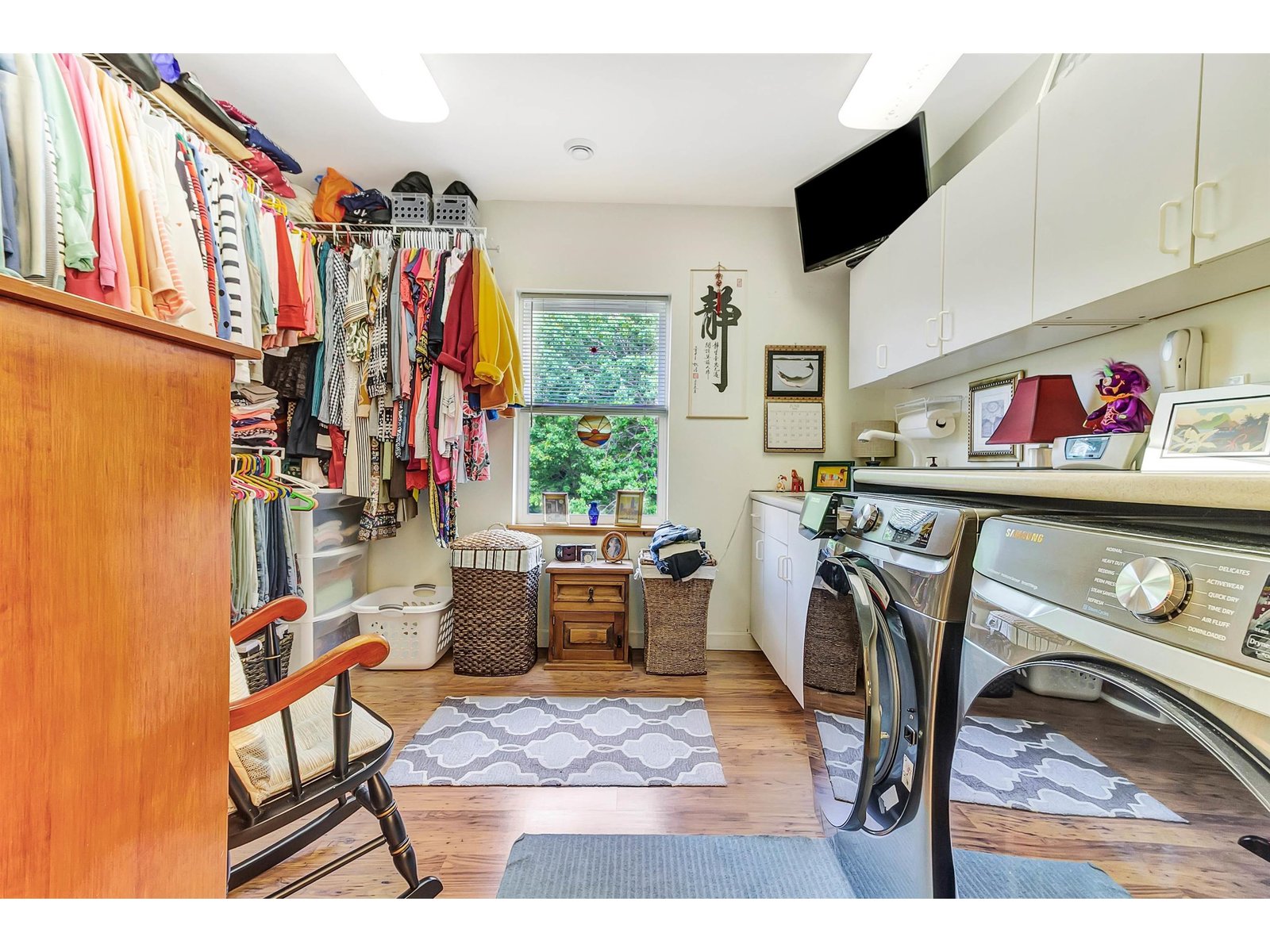 primary suite closet 2