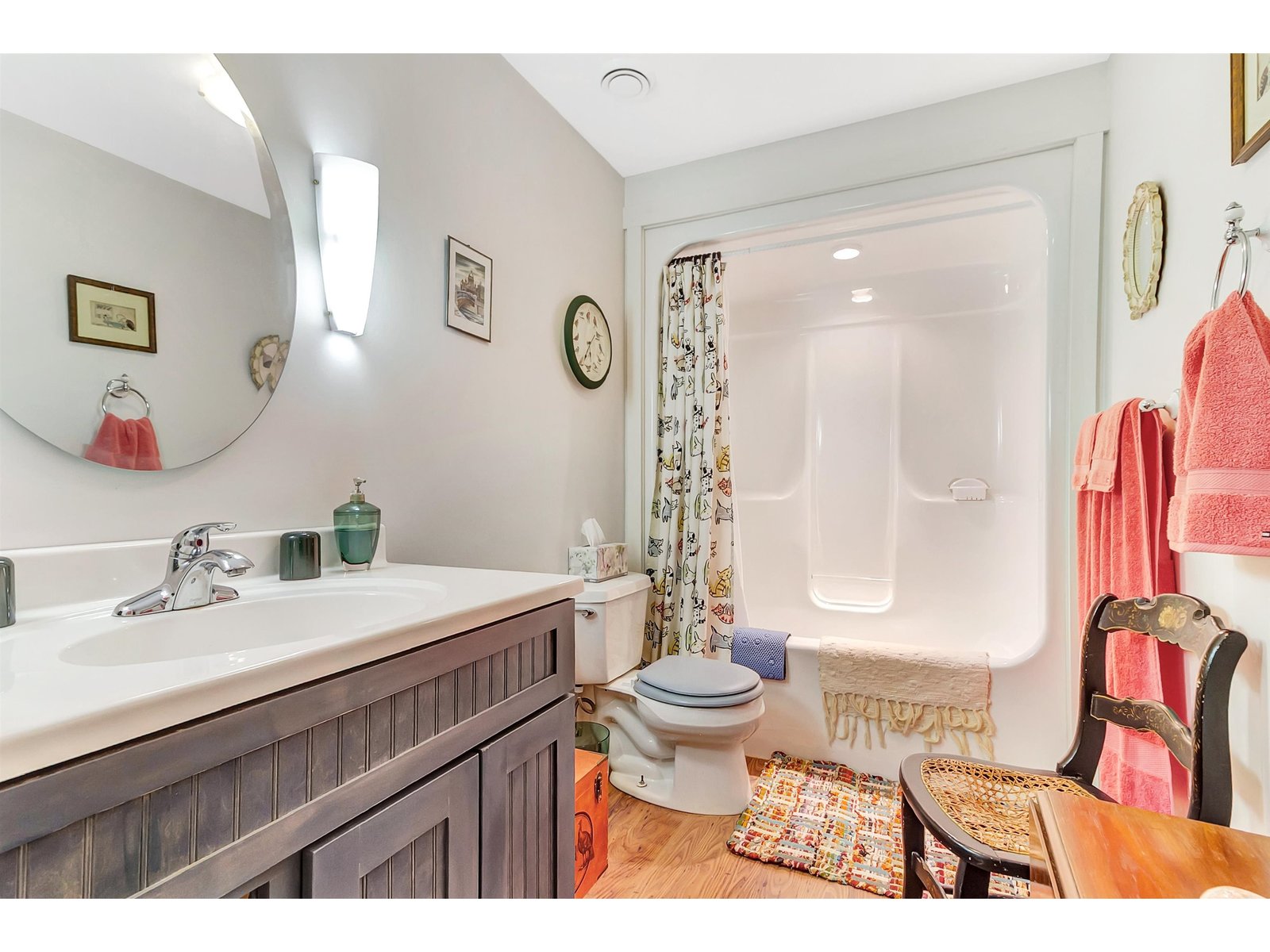 Bathroom 5 (basement)