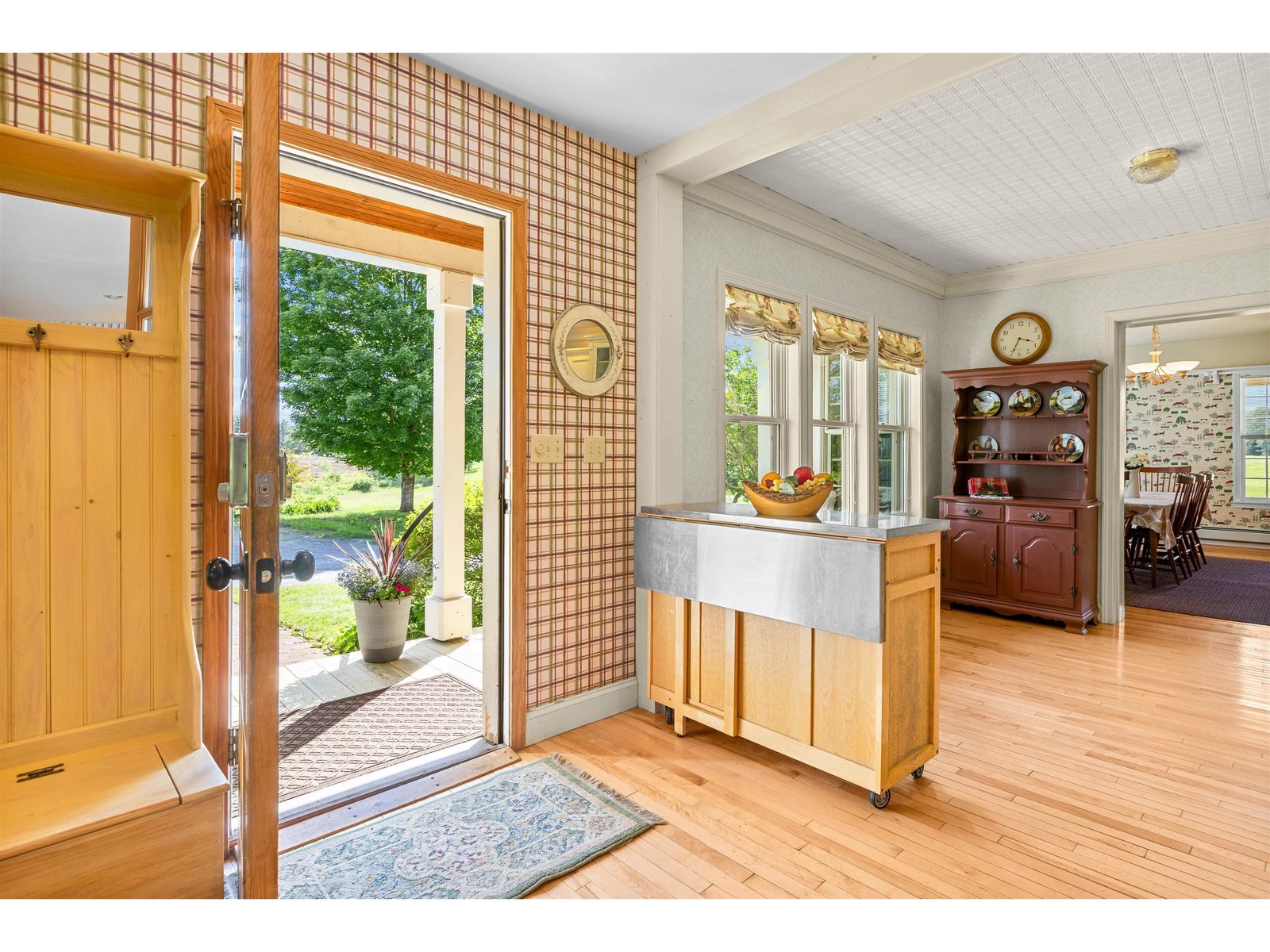 884 Darling Hill Road