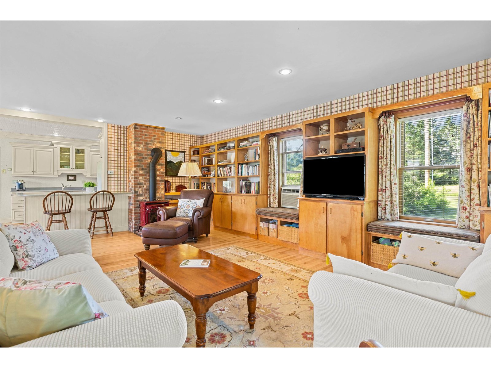 884 Darling Hill Road