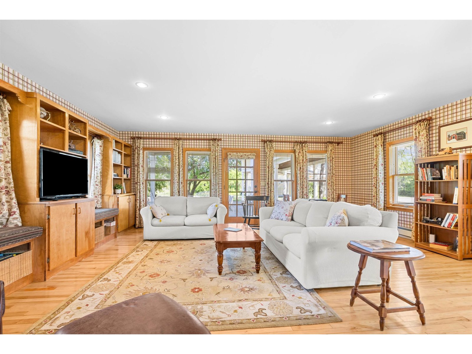 884 Darling Hill Road