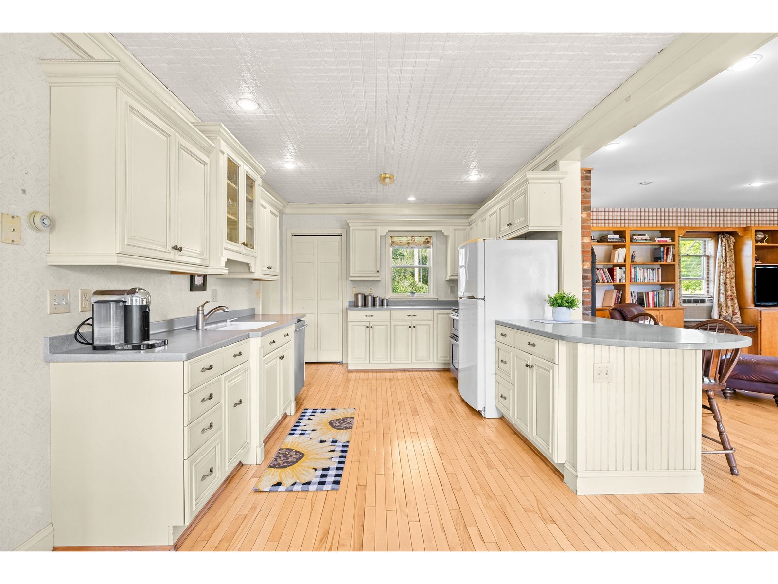 884 Darling Hill Road