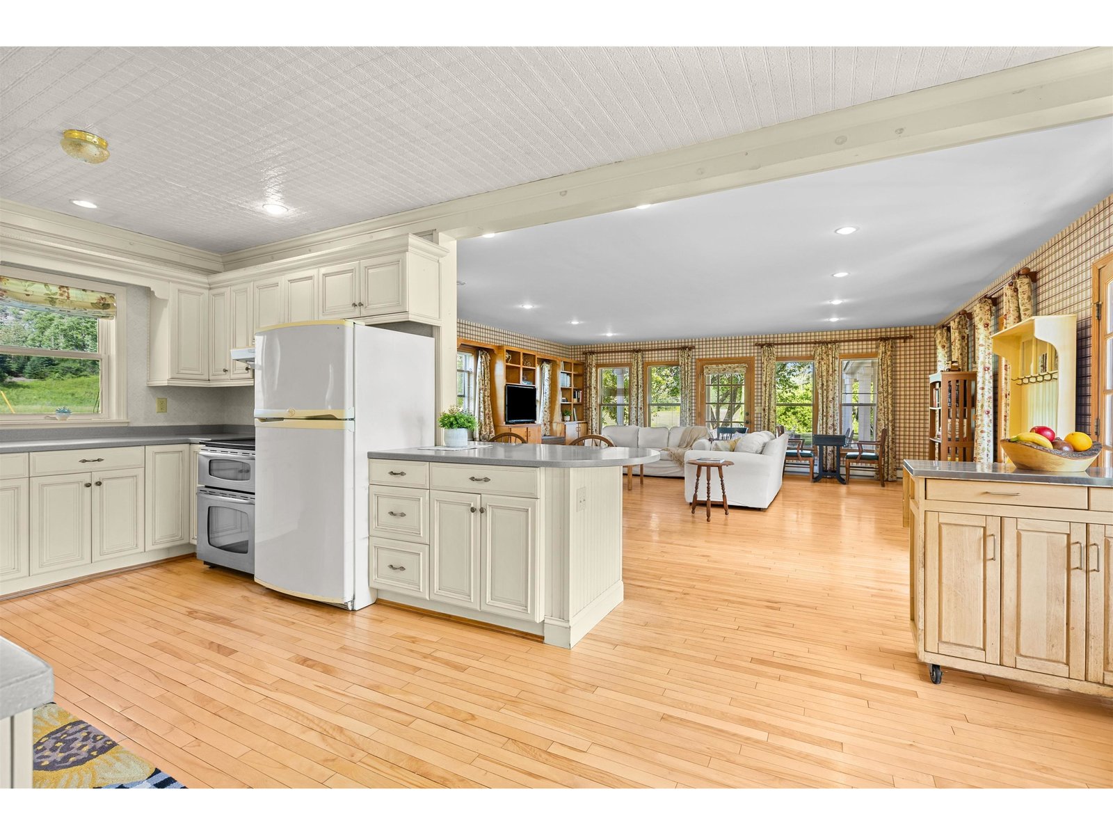 884 Darling Hill Road