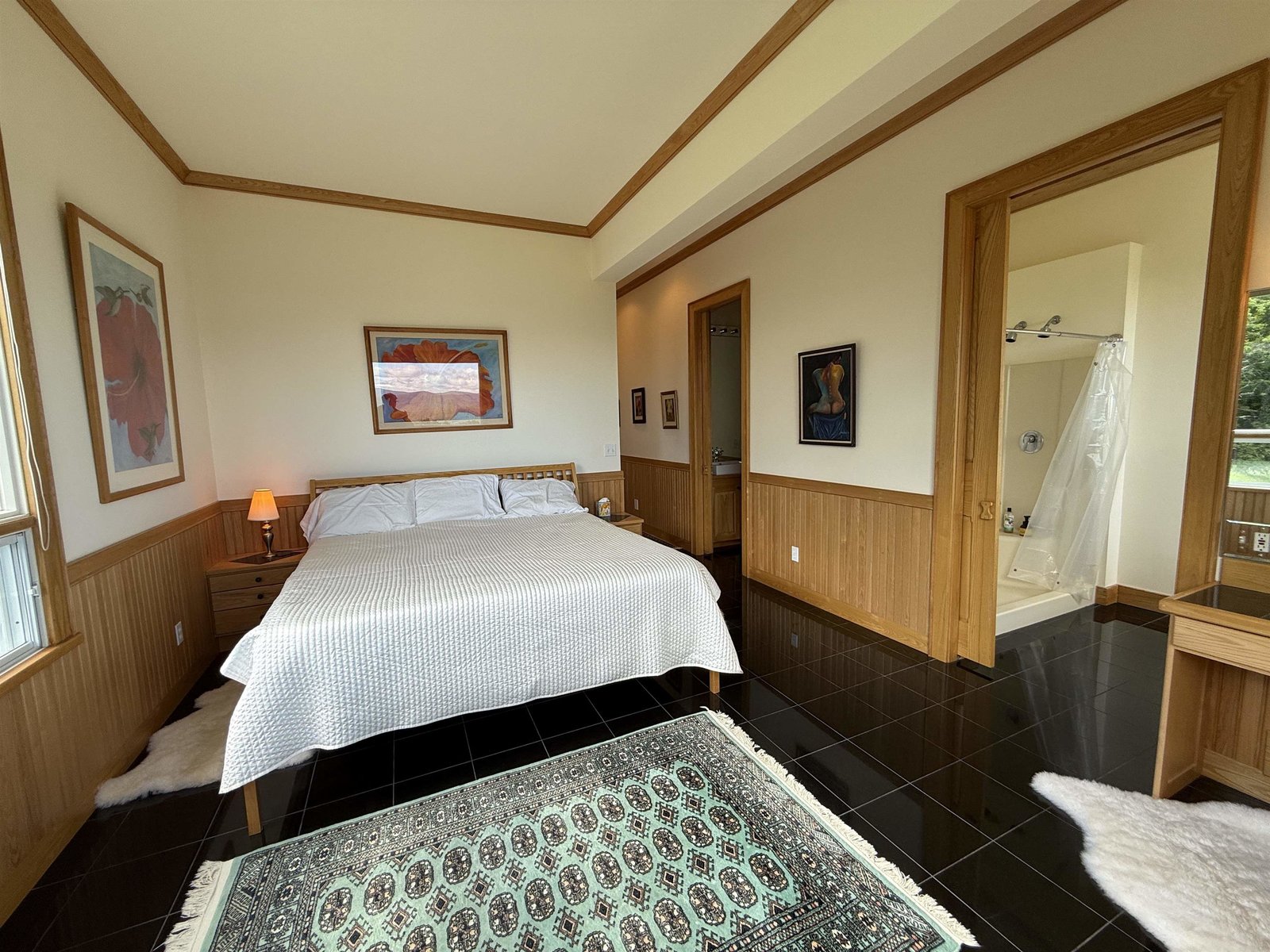 PRIMARY BDRM W/ EN SUITE BATH + WATER CLOSET