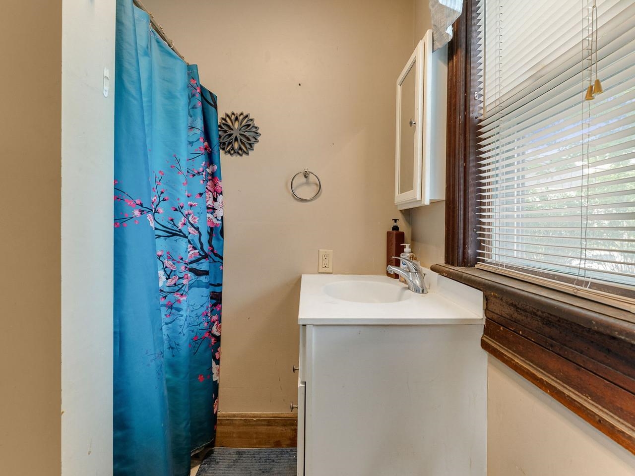 First floor 3/4 bath