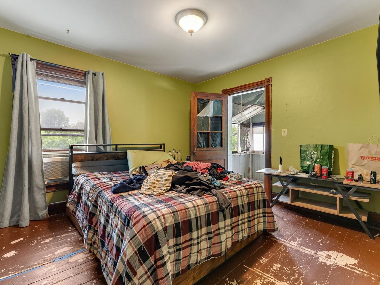 Bedroom w/ sleeping porch