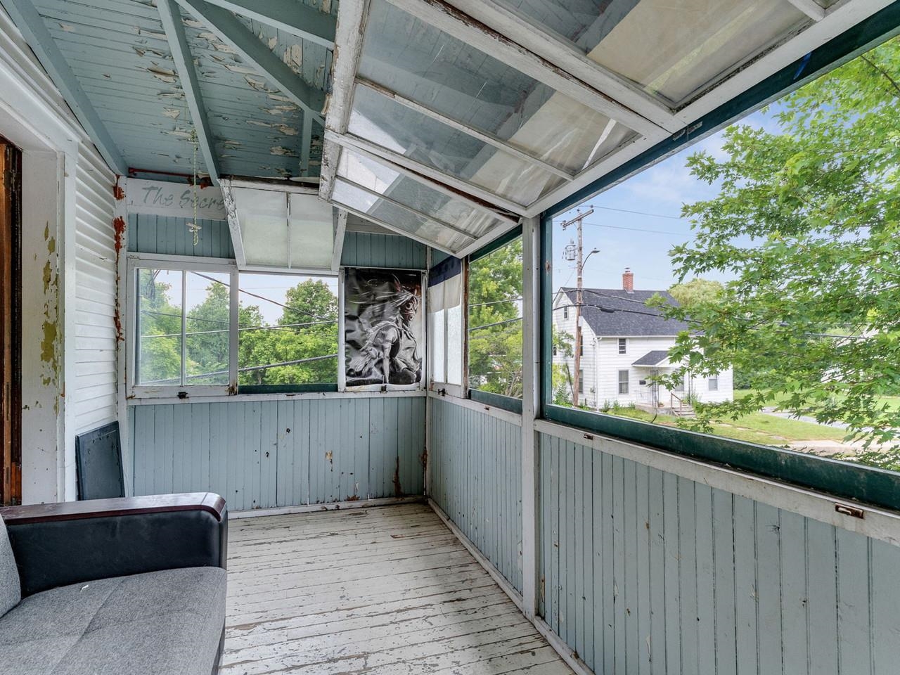Screened porch tree views