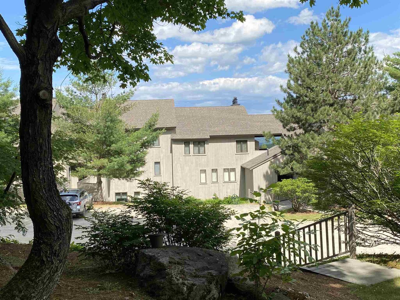 89 Snowside Drive, Unit 10