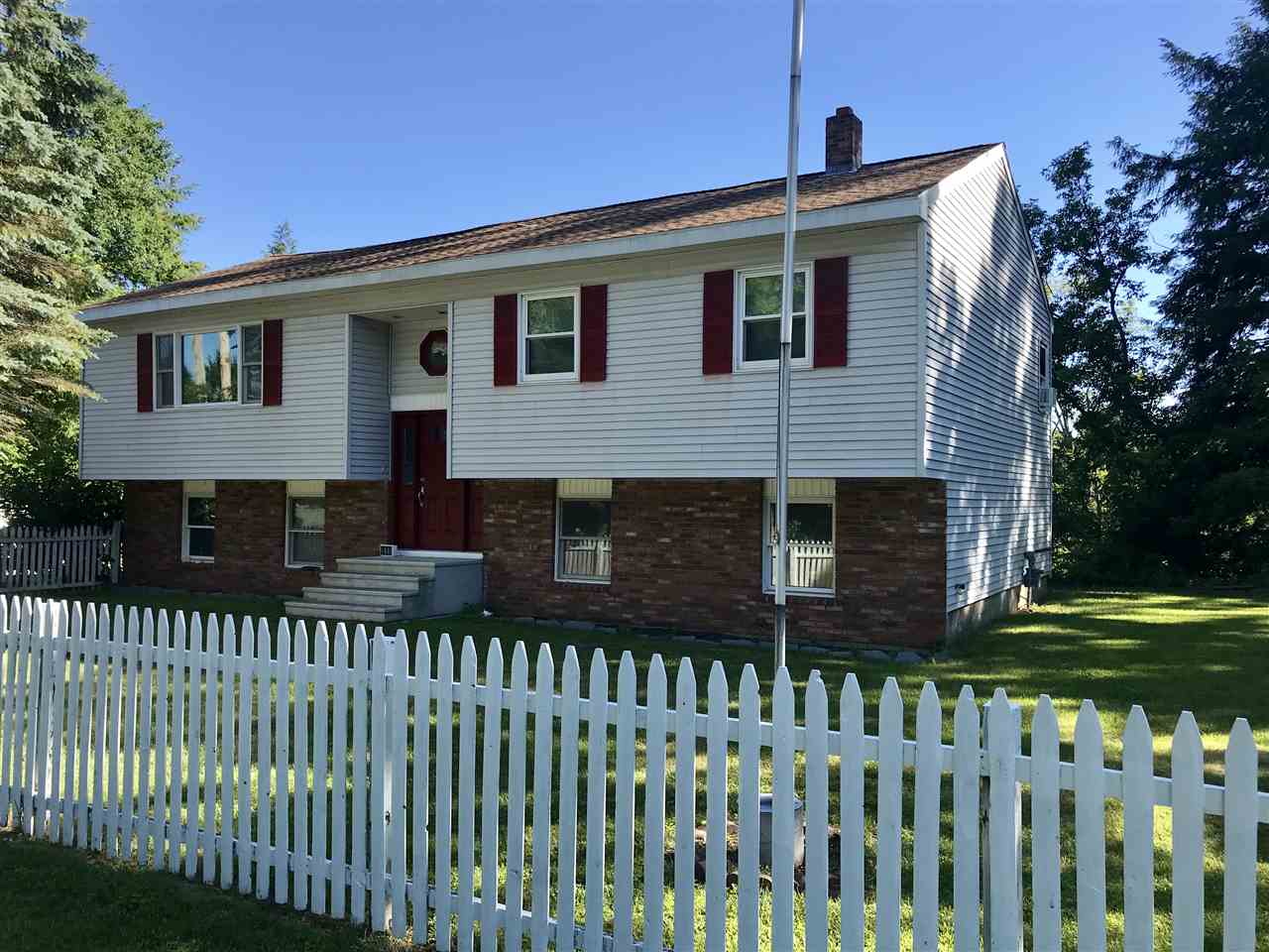 899 Bay Road