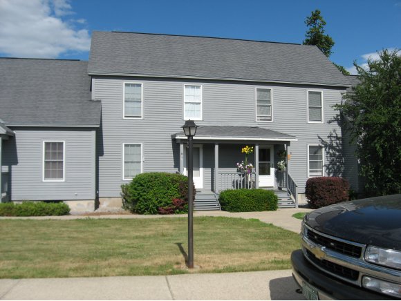 8B Country Commons, Unit 8B