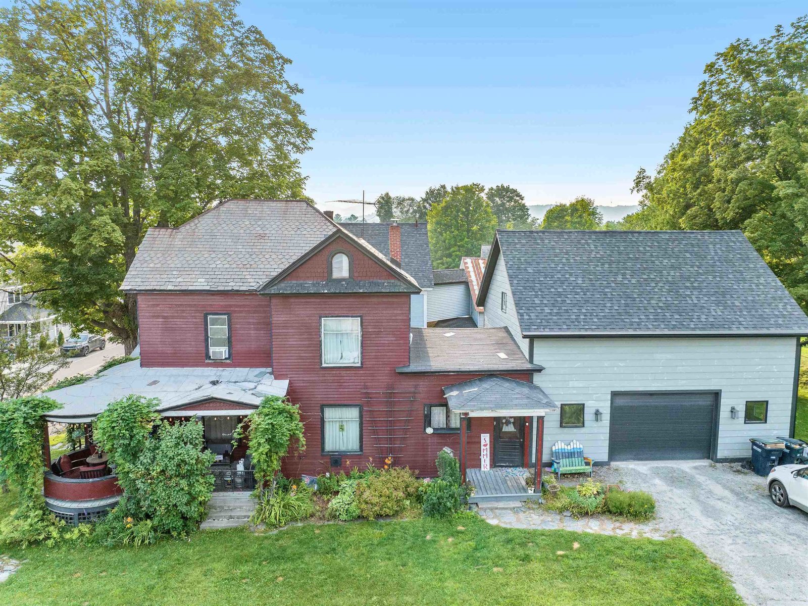 Commercial or Residential 4 BR Home Currently