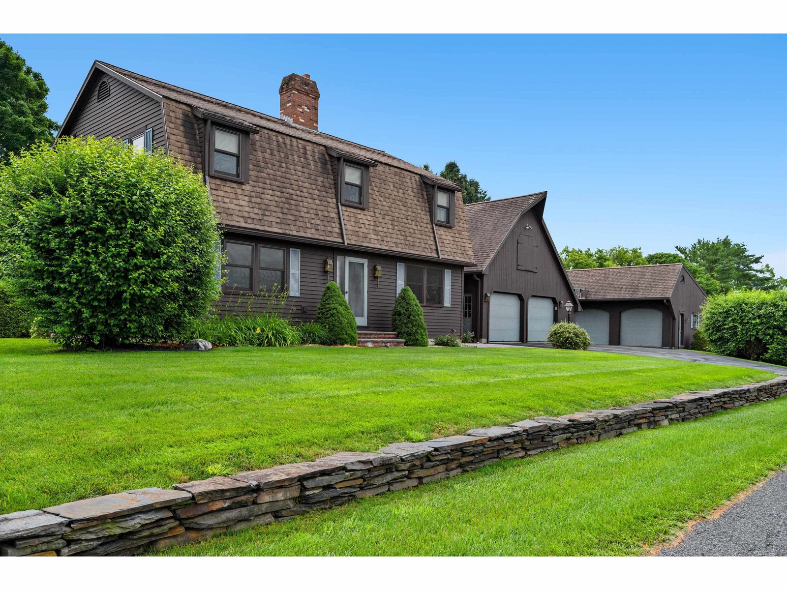 House and two garages