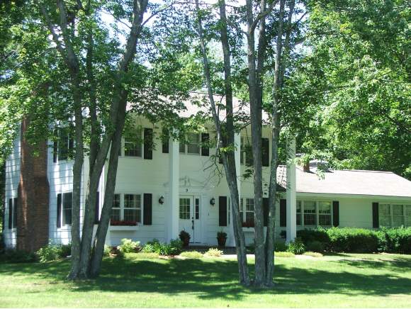 9 Forest Rd