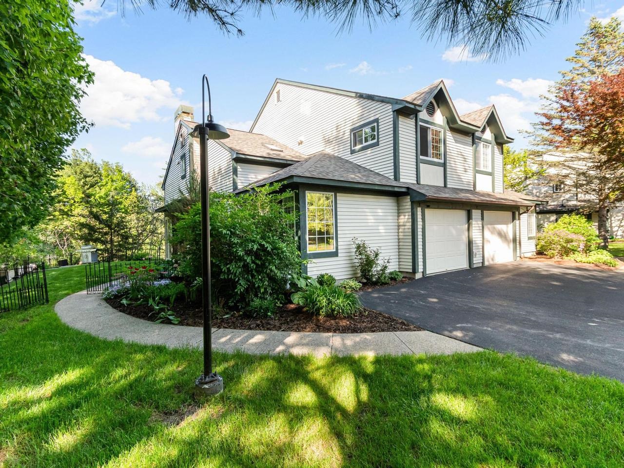 9 Lake Forest Drive