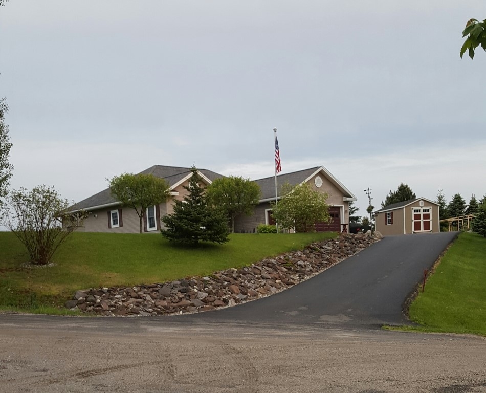 9 Lakeview Drive