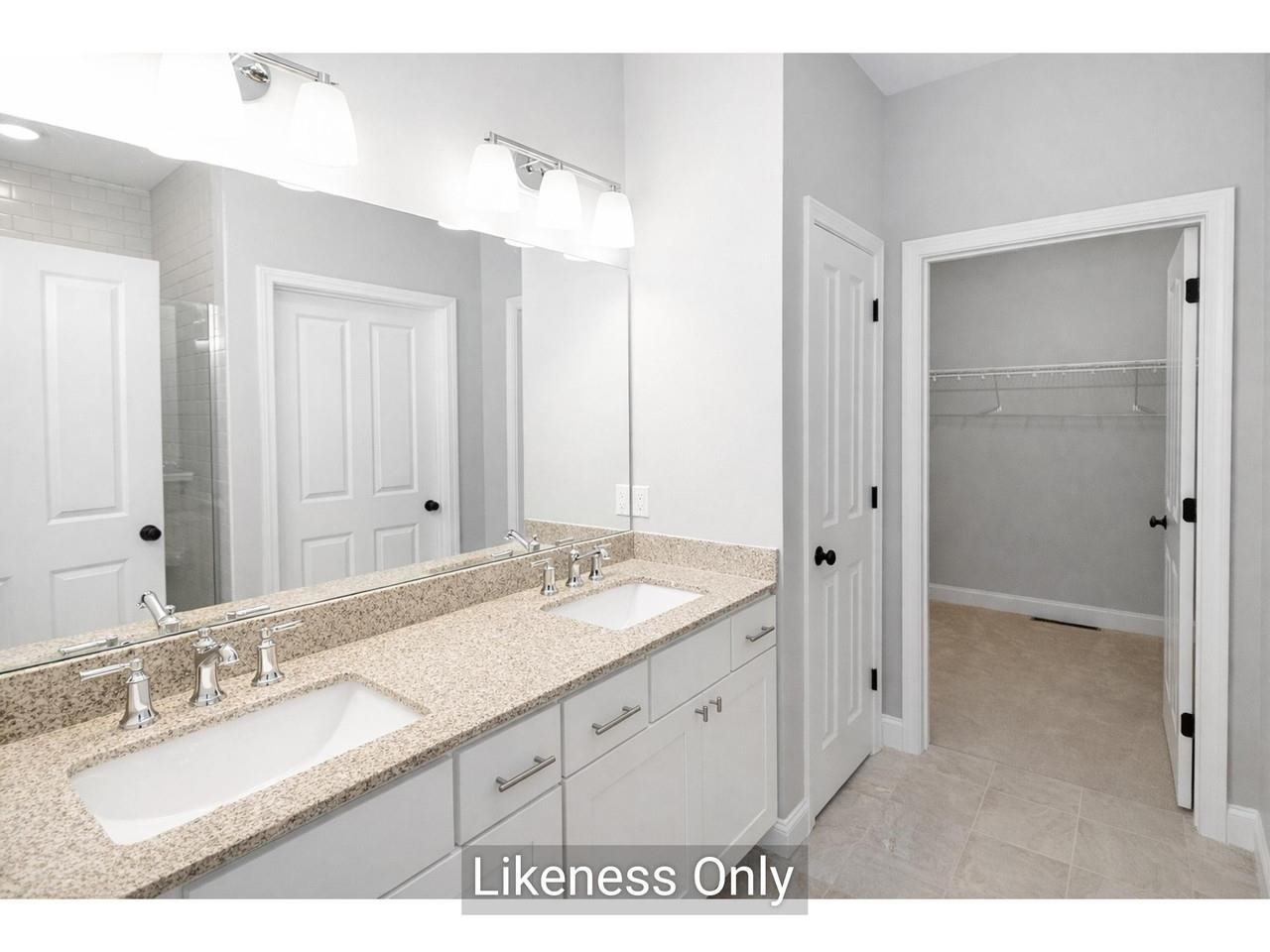 With Bath & Walk-In Closet
