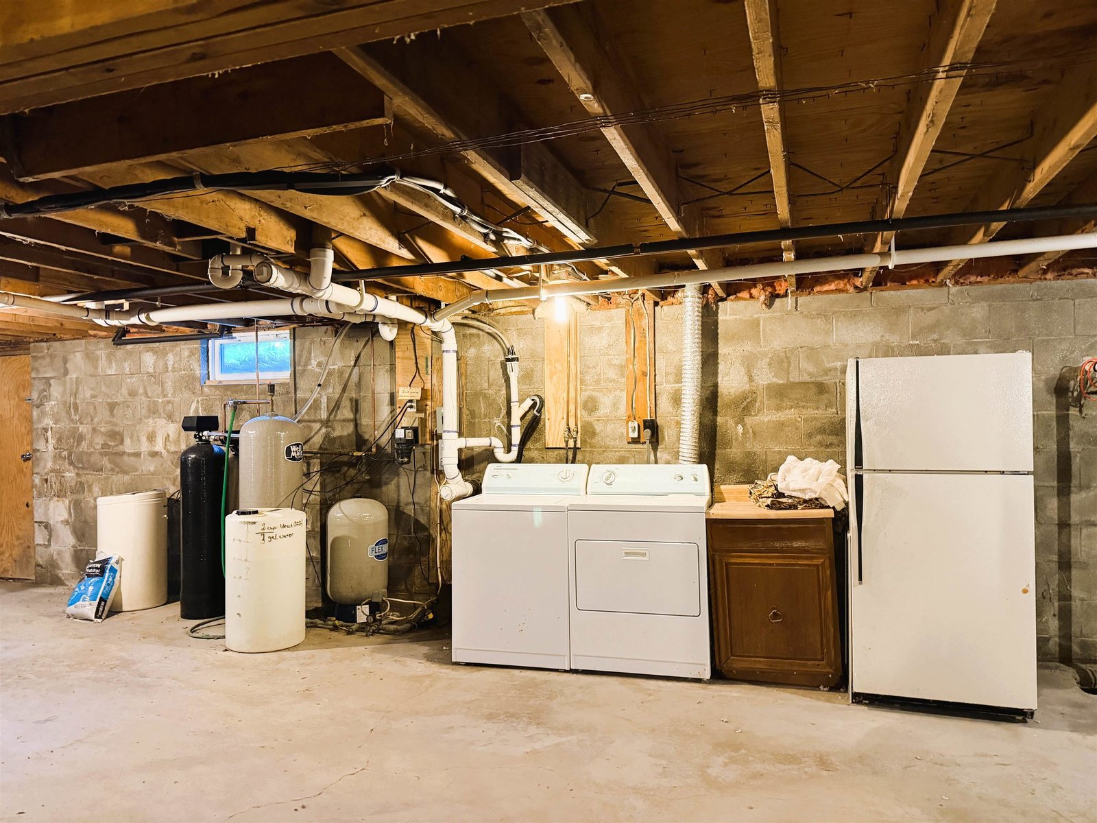 Washer, Dryer, Freezer, Workbenches Convey