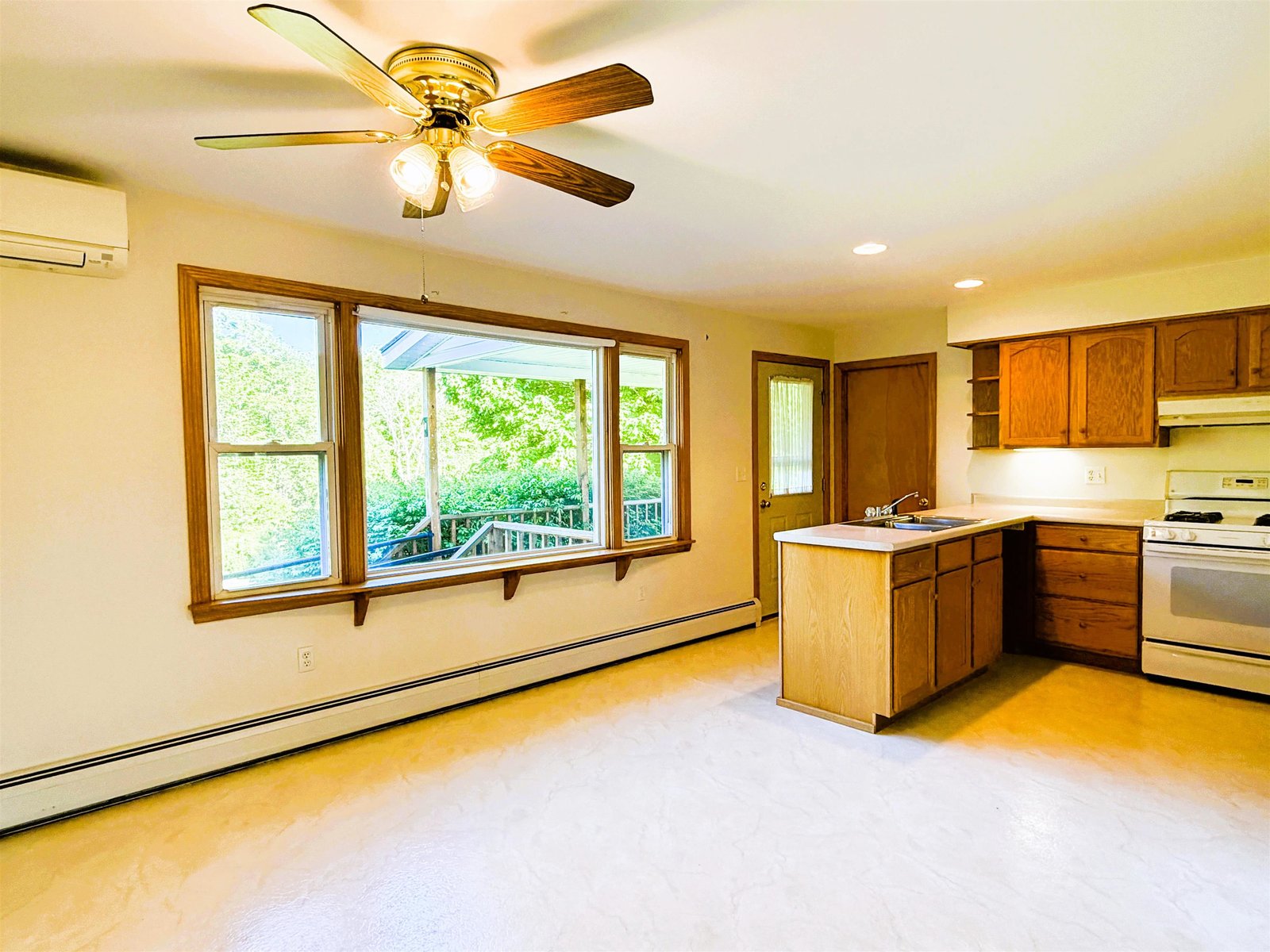 Delightful Kitchen & Dining