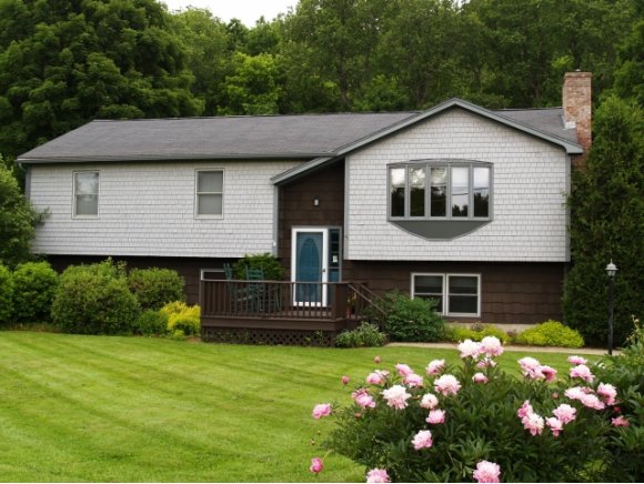 9 Meadow Ln
