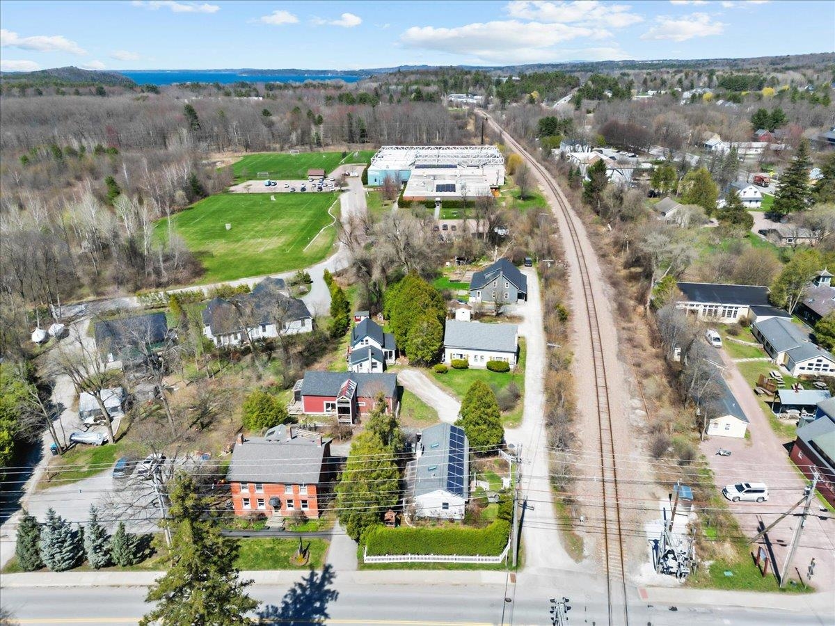 9 Railroad Lane