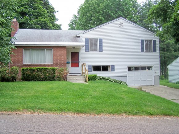 9 West Hillcrest Rd