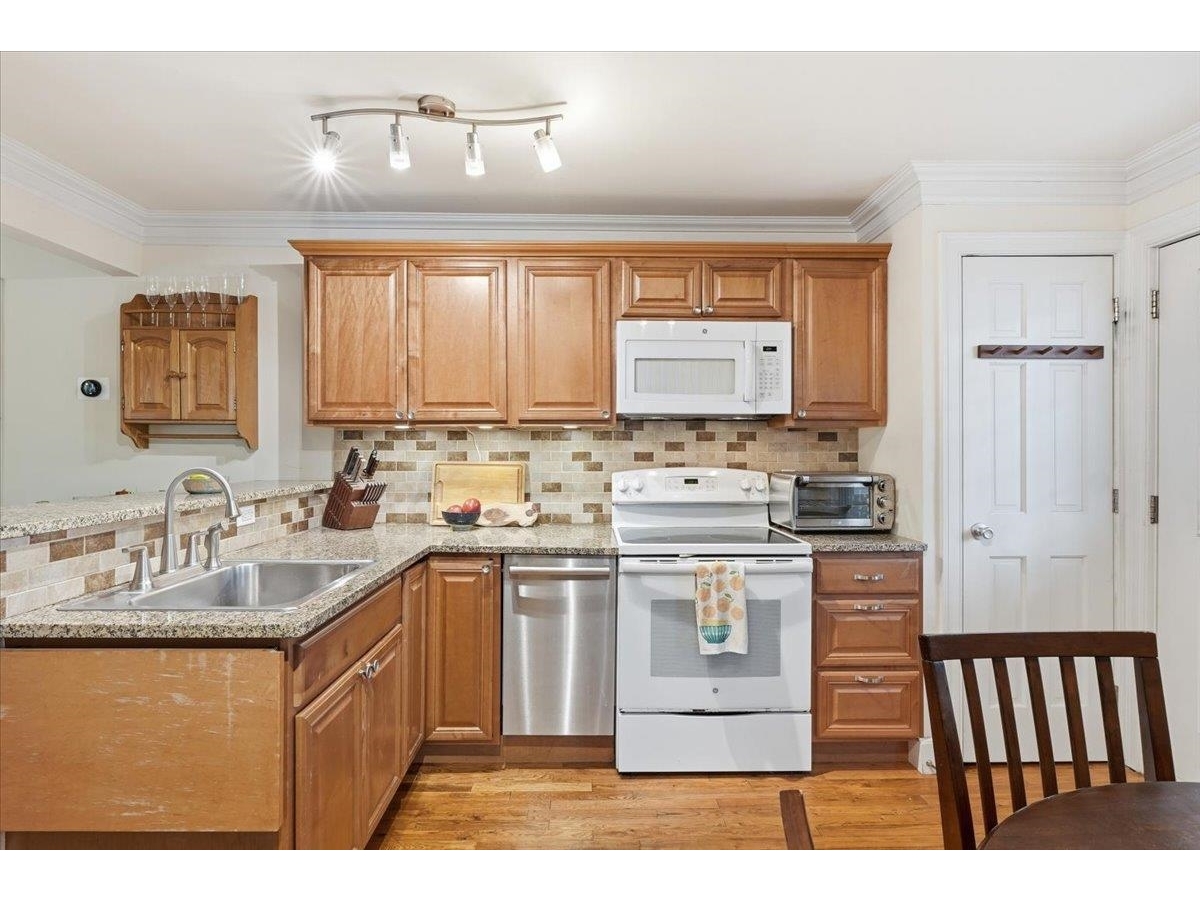 9 West Street, Unit B
