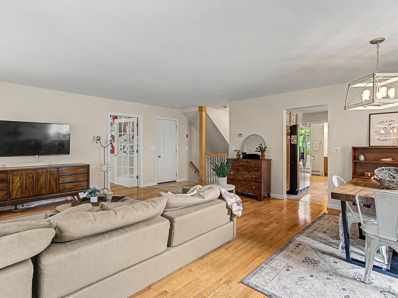 9 White Lilac Way