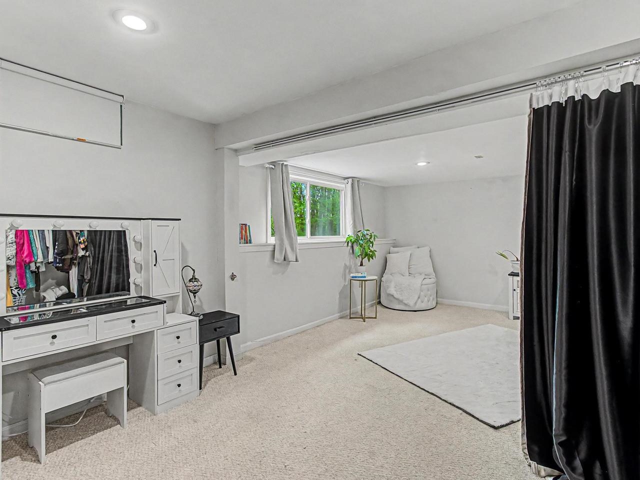 9 White Lilac Way
