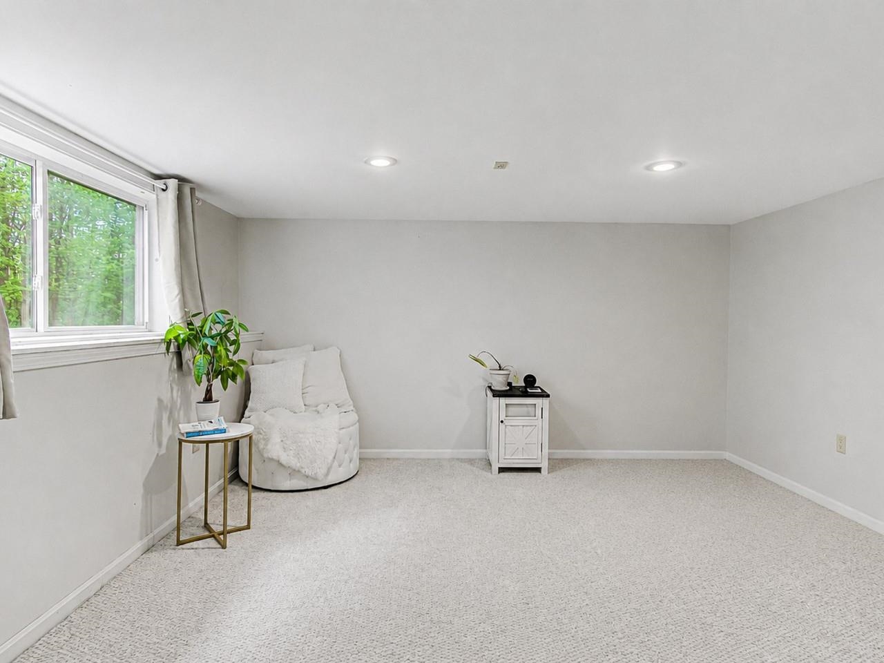 9 White Lilac Way