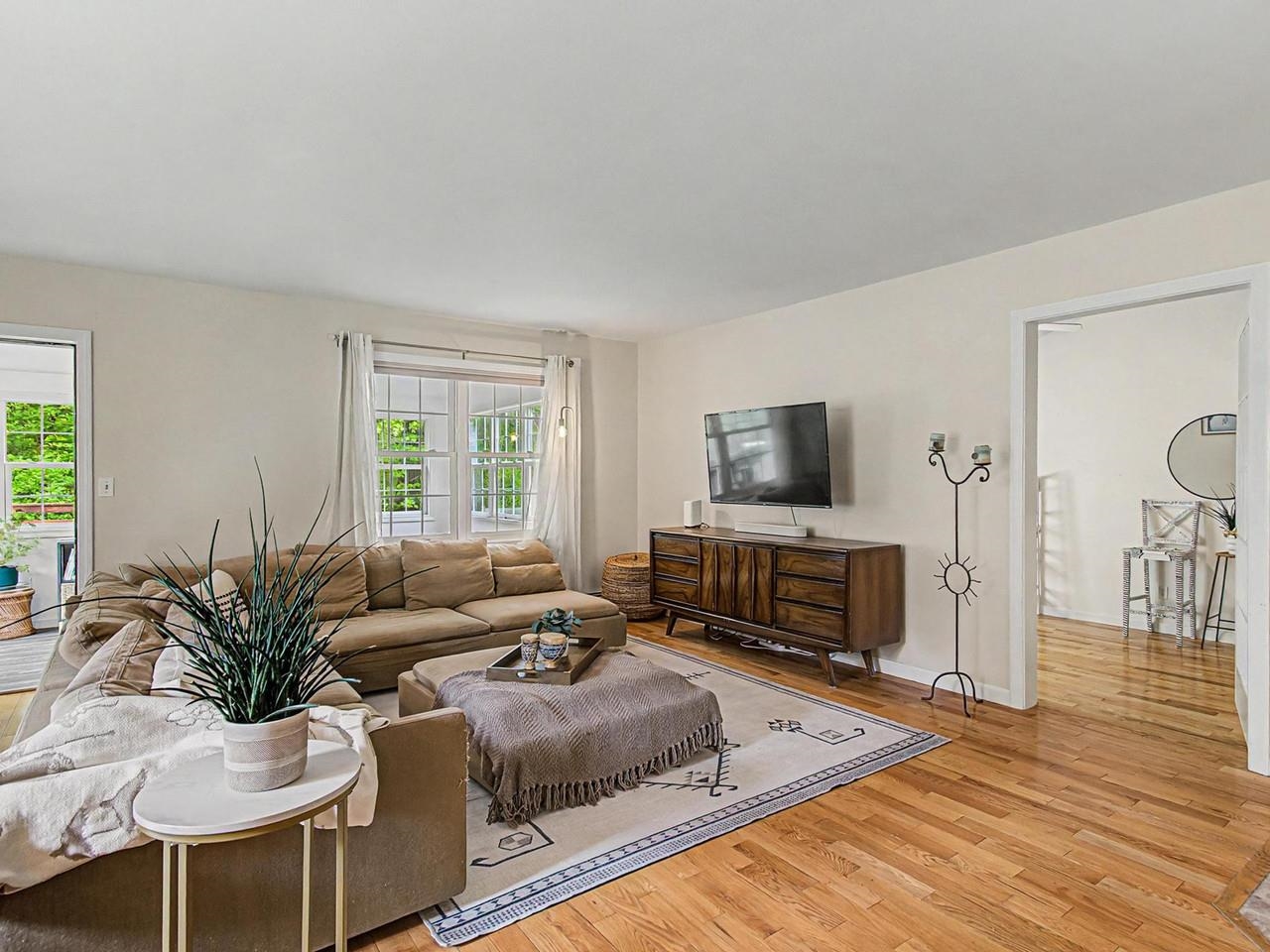 9 White Lilac Way