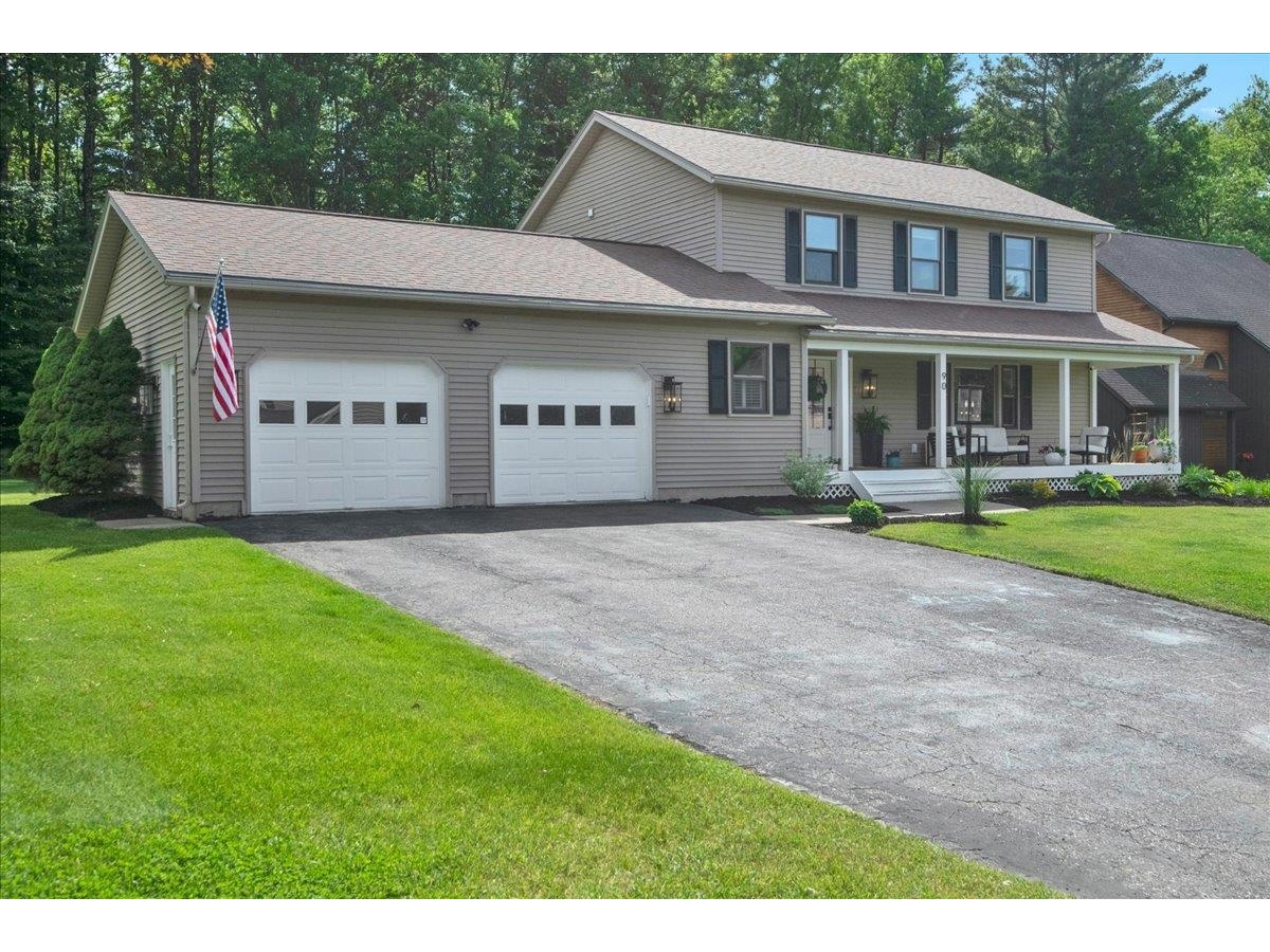 90 Field Green Drive, Colchester
