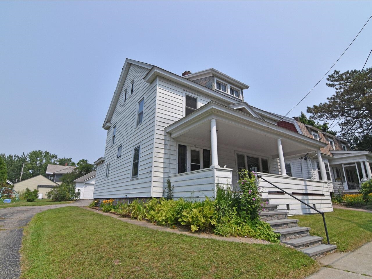 90 Henry Street, Burlington