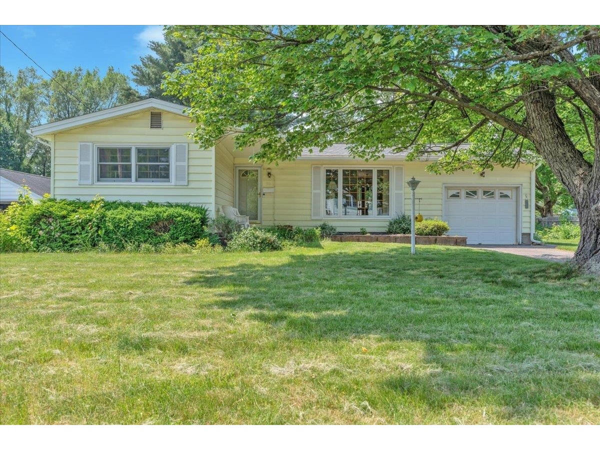 90 Logwood Street, South Burlington 90 Logwood Street, South Burlington