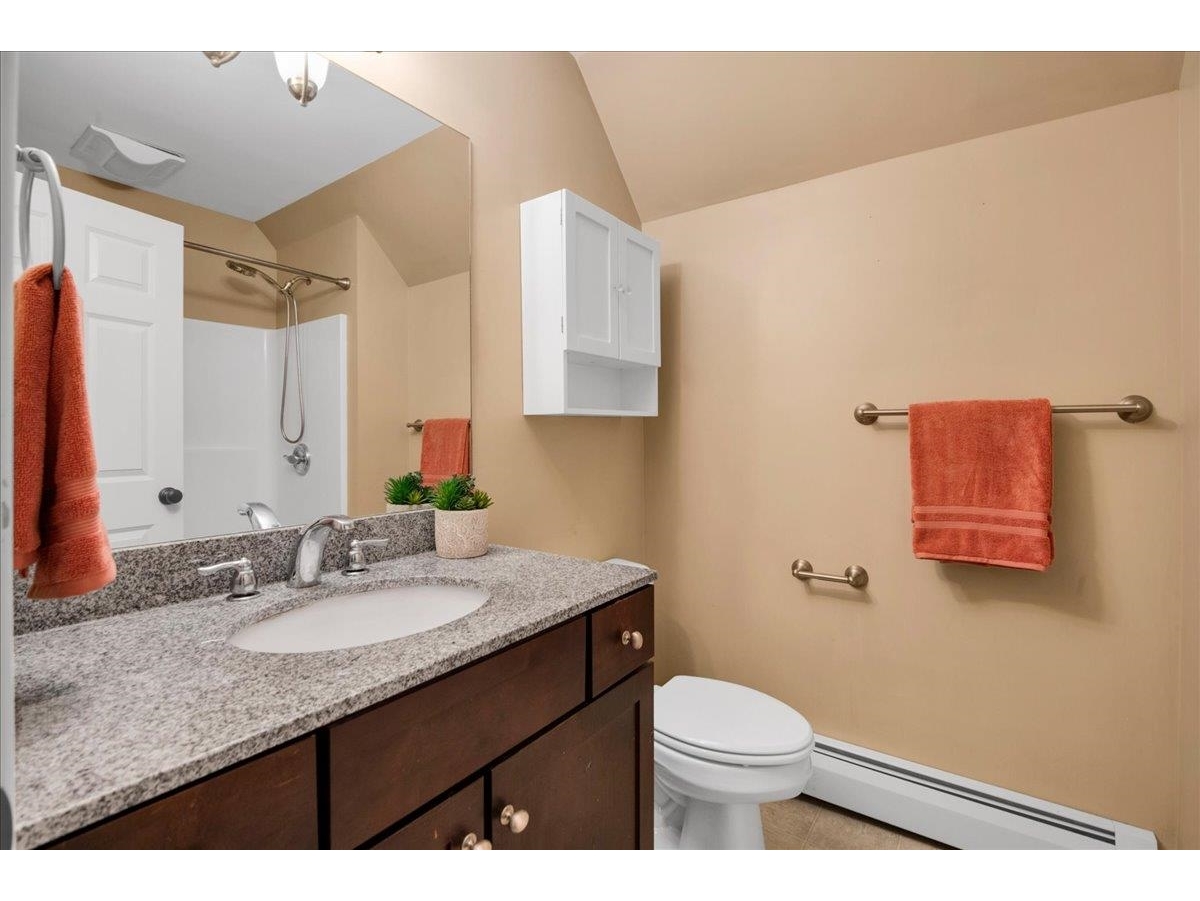 2nd Floor - Primary Ensuite Full Bathroom