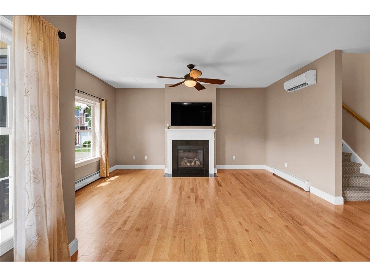 Living/Kitchen
