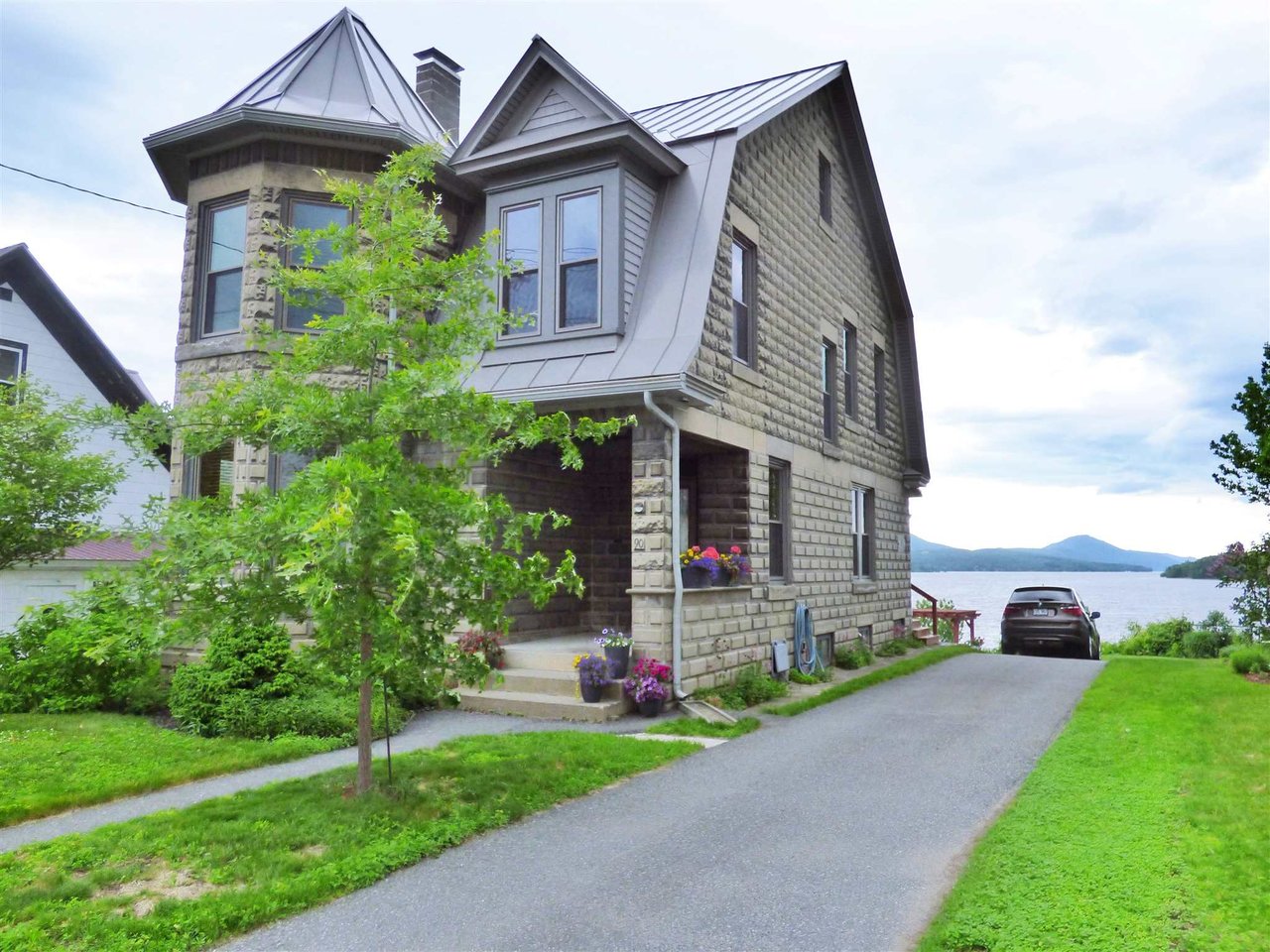 90 Seymour Lane
