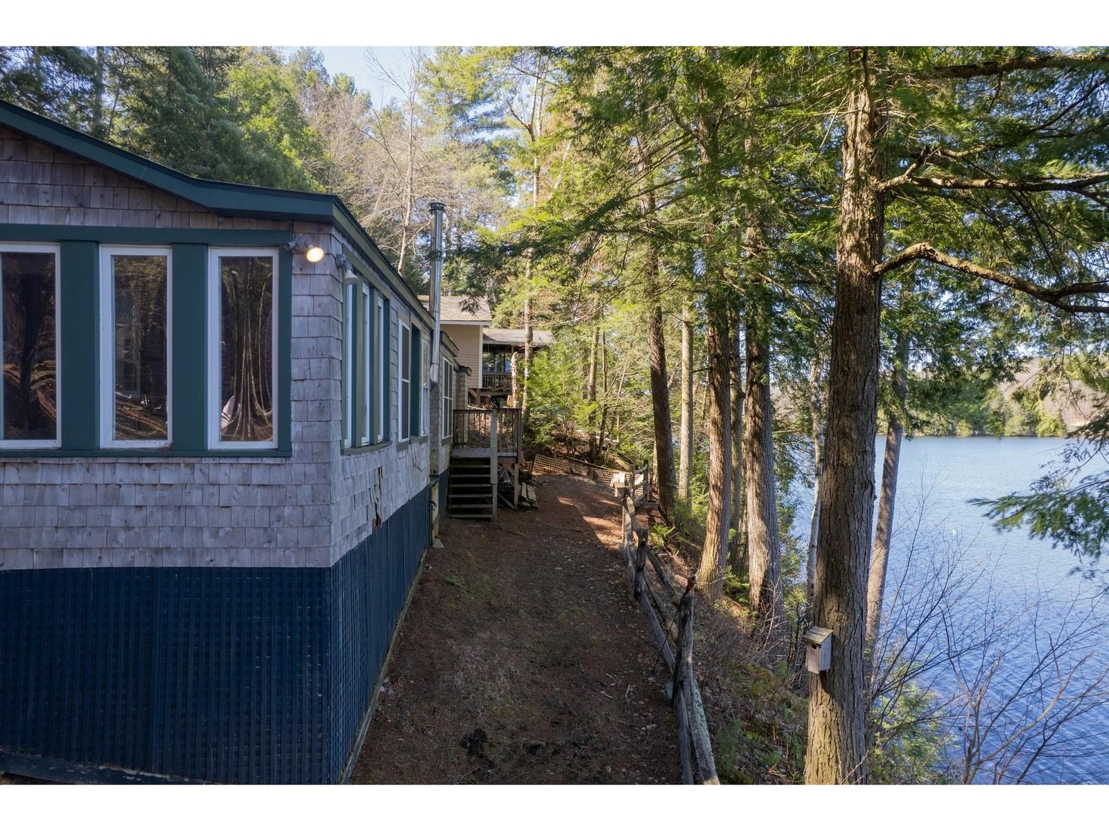 90 White's Point Road