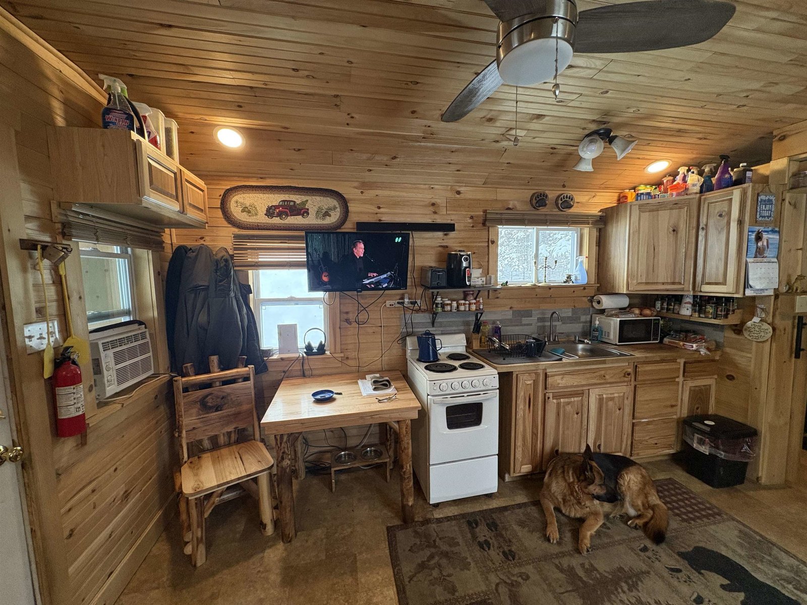 905 Peak Road