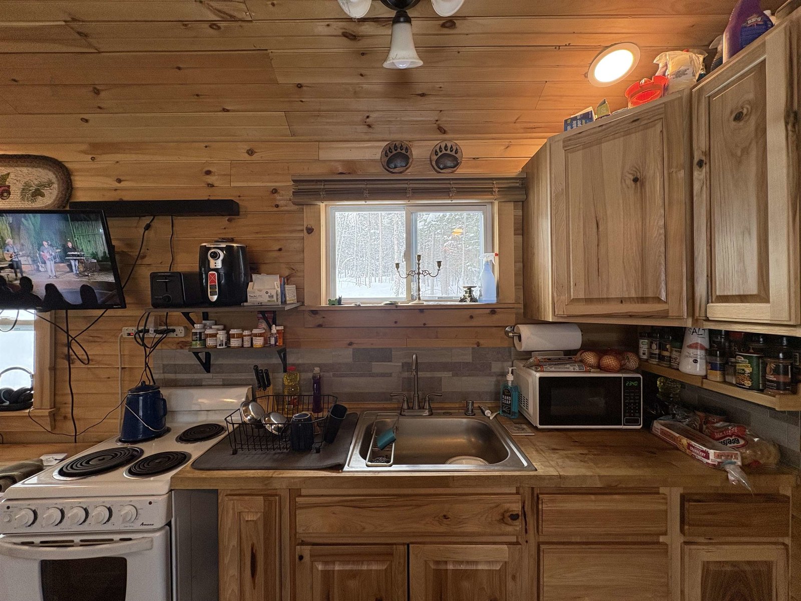 905 Peak Road