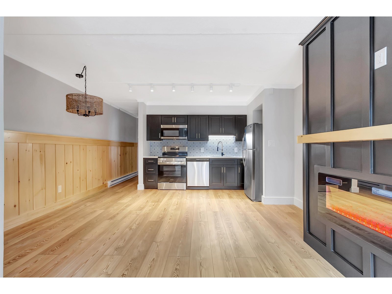 907 East Mountain Road, Unit G-3